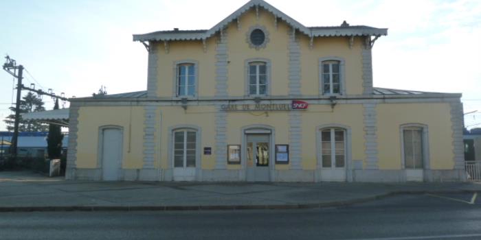 Façade (côté parvis)